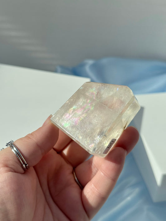 Optical Calcite Freeforms