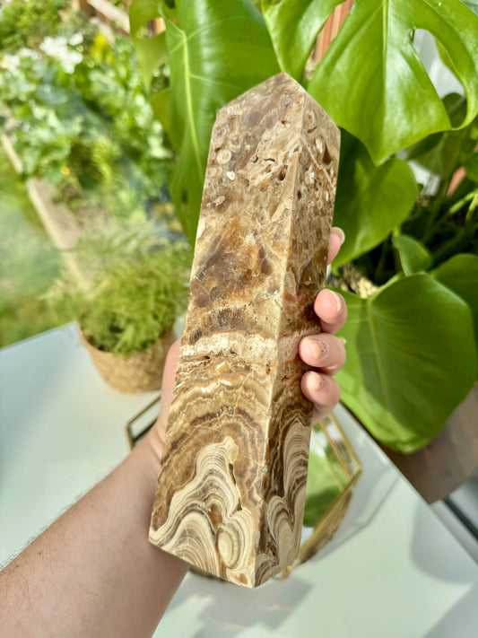 Statement Chocolate Calcite Tower