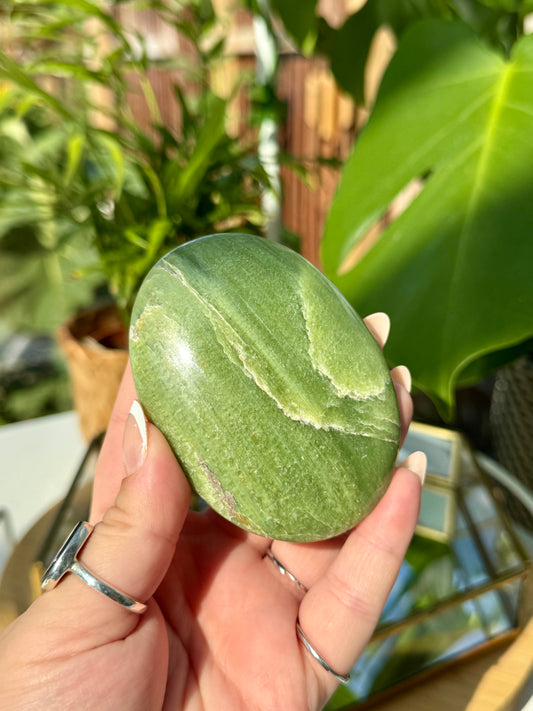 Chrome Tremolite Large Palms