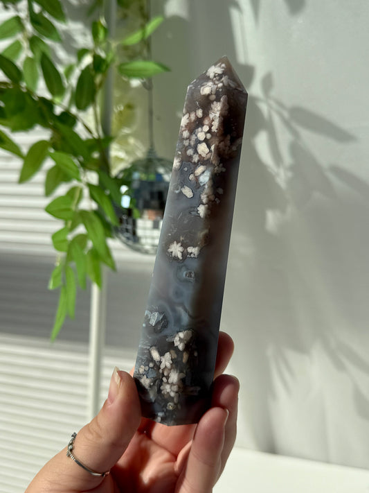 Black Flower Agate Tower
