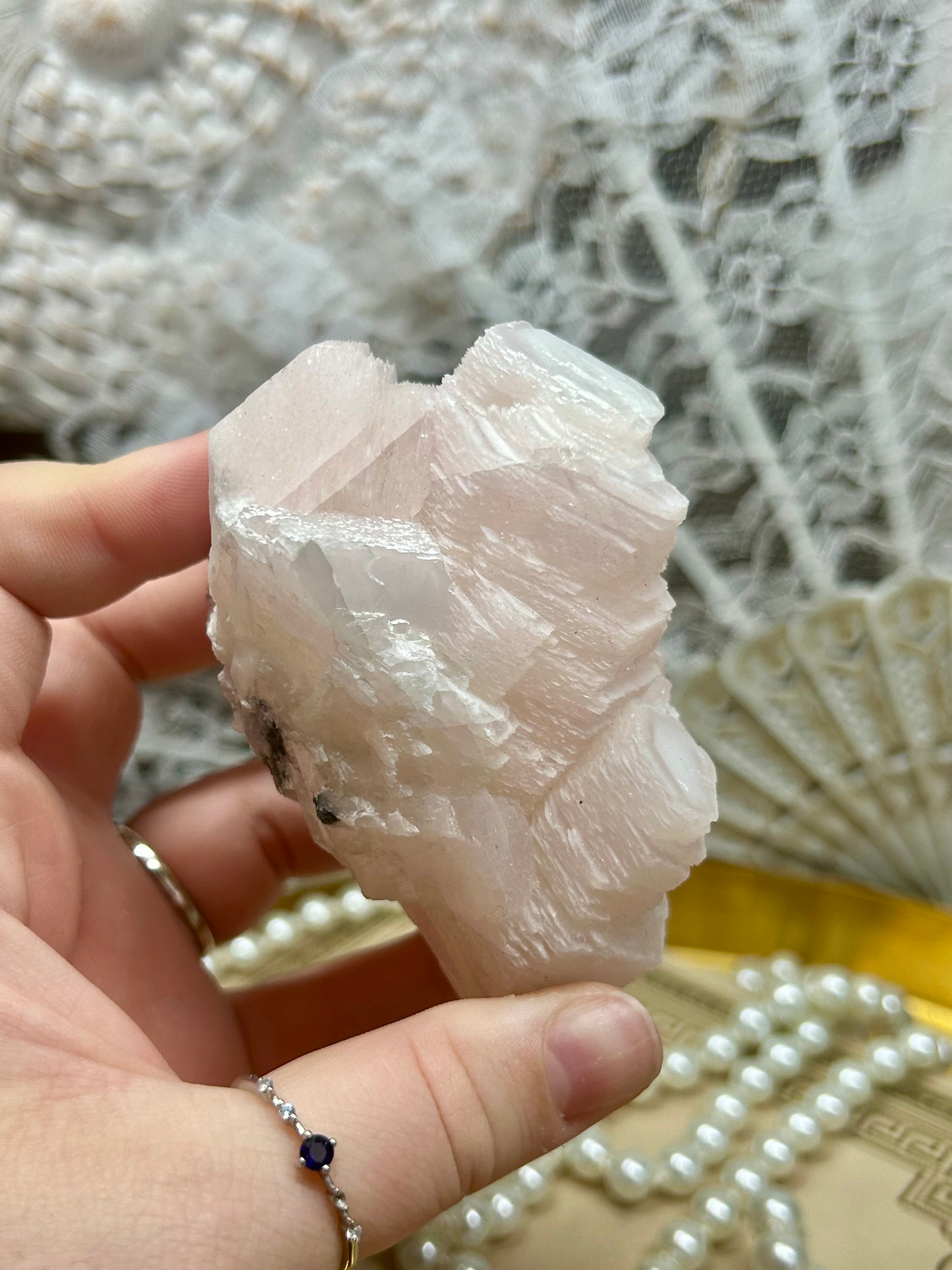 Raw Mangano Calcite (UV Reactive)